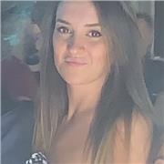 Laureata in Economia Aziendale. Insegnante di matematica, economia